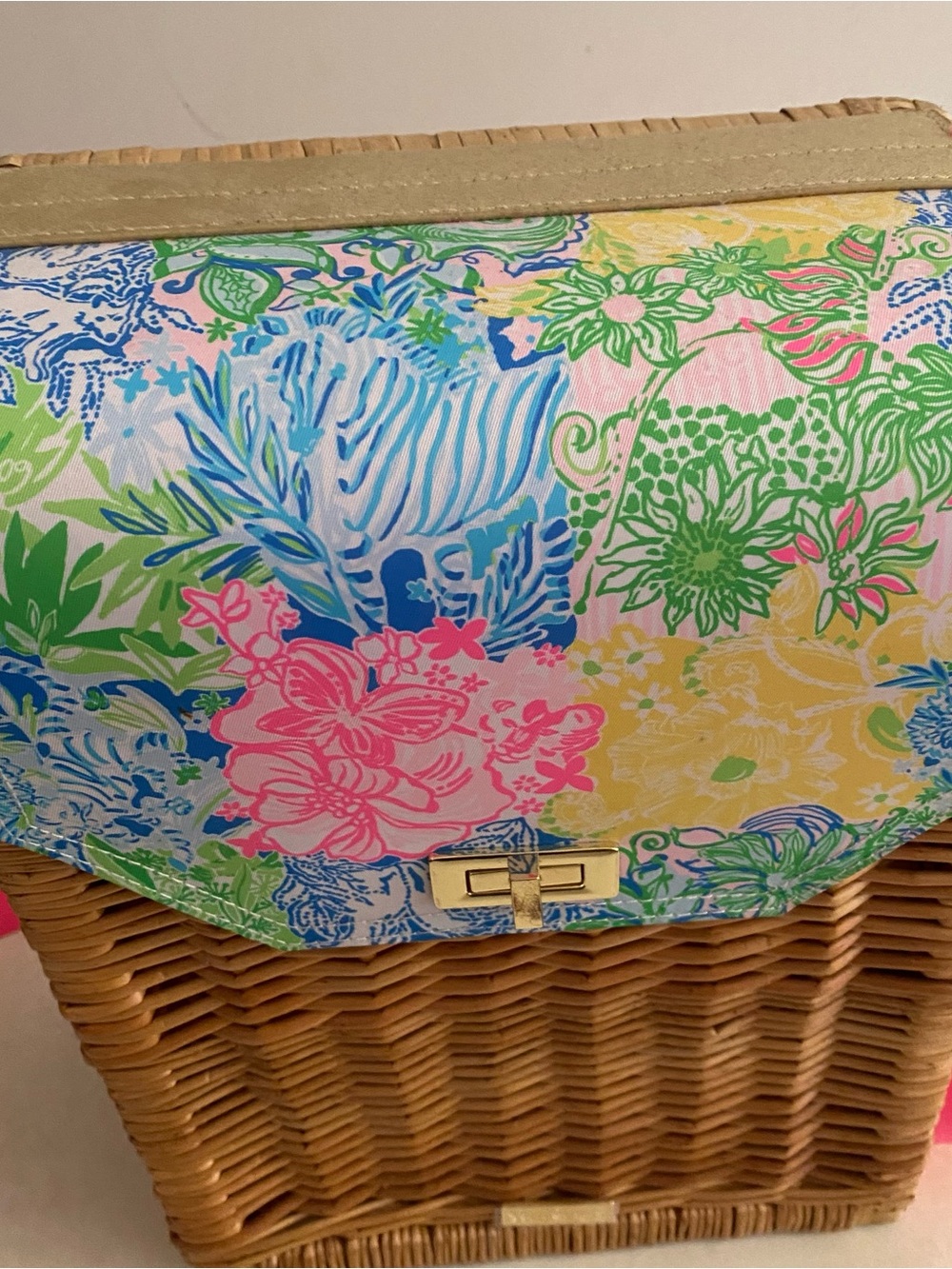 Lily Pulitzer Wicker Rattan Wine Basket Bag Patterned Pink Gold-Tone Accent - Picture 2 of 12